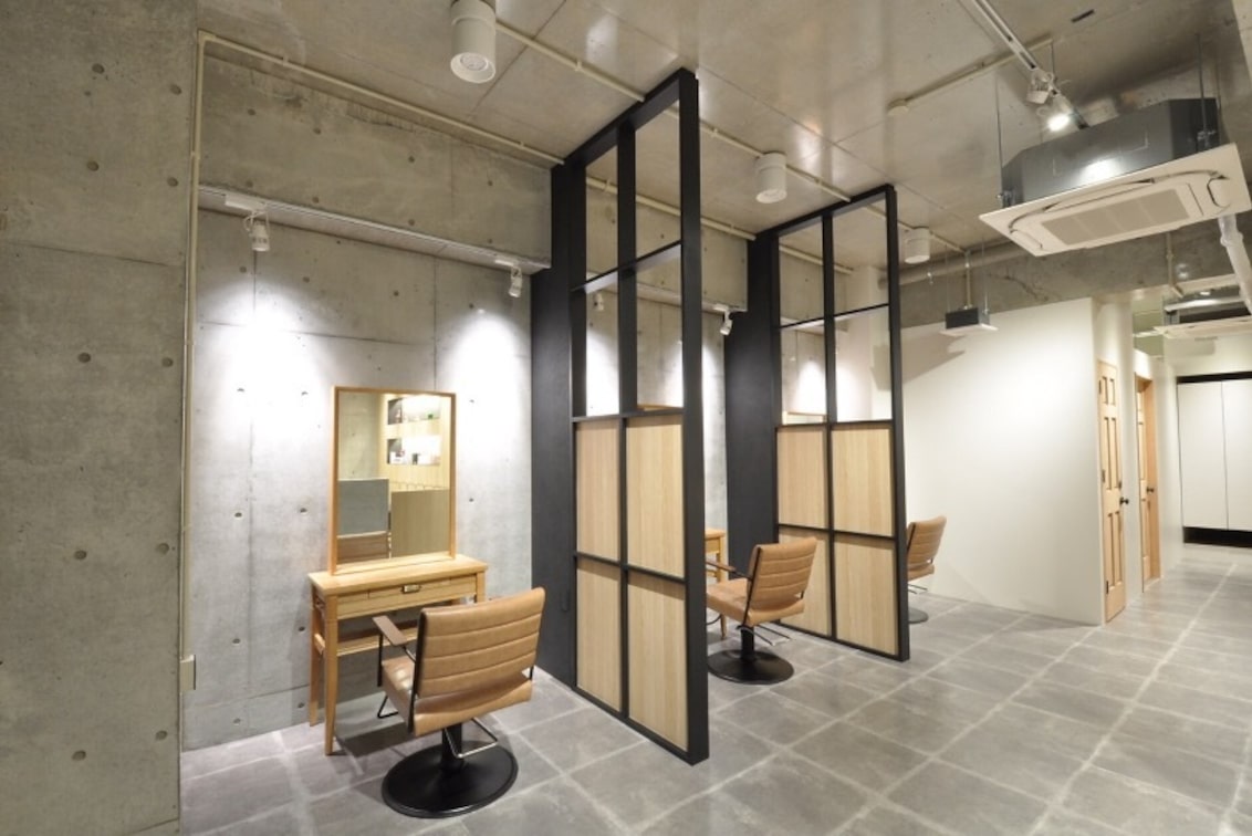 株式会社 アティテュード(半個室型美容室Sourire鹿児島中央店【スーリール】)