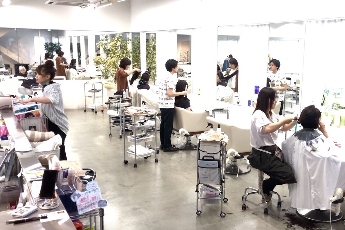 株式会社　アトリエワイズ（美容室 atelier wise）