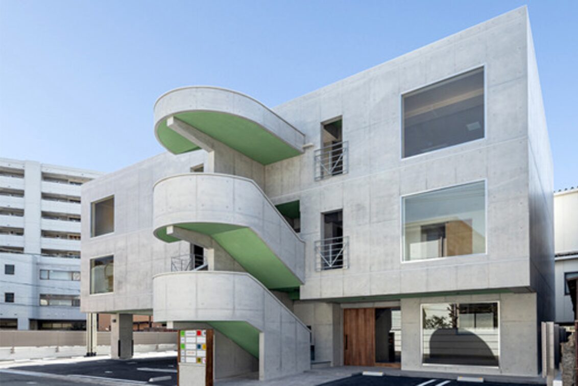 ＬＯＵＶＲＥ　株式会社