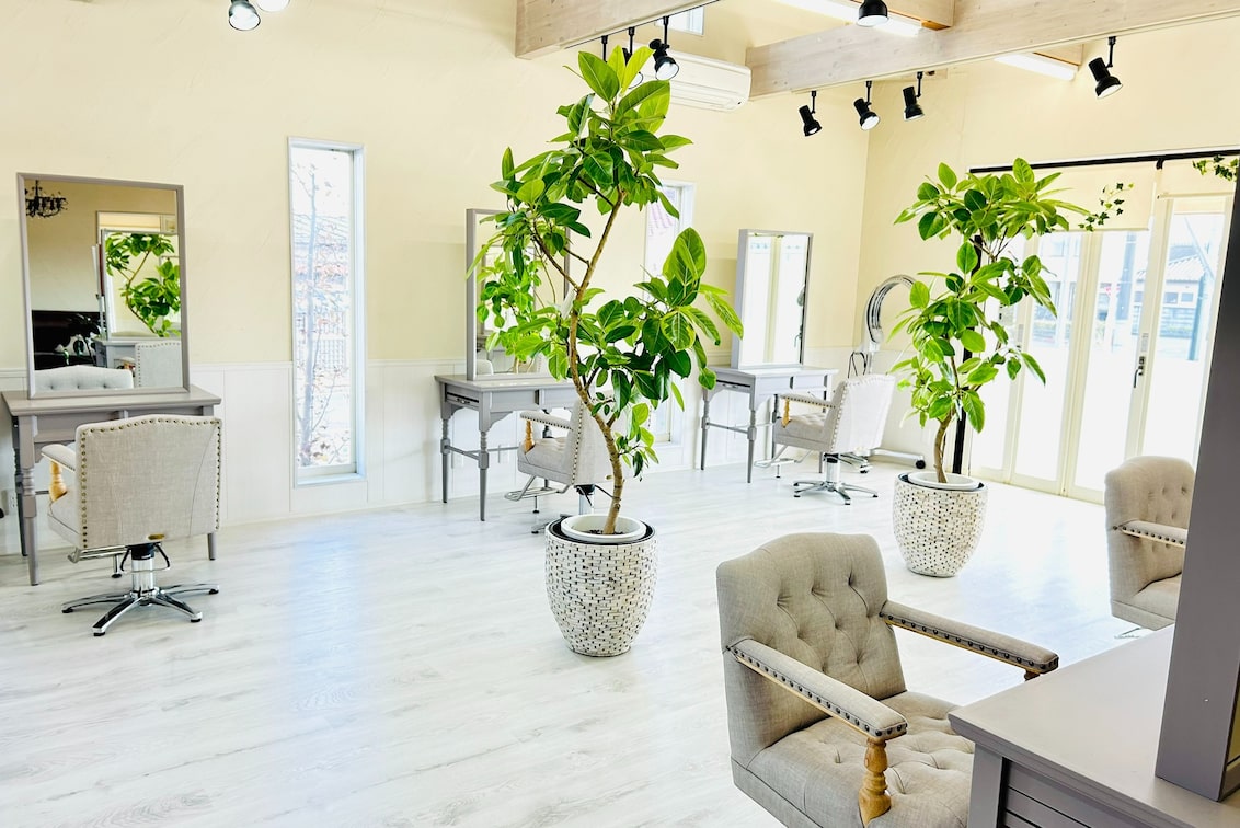 Total beauty salon APPLE