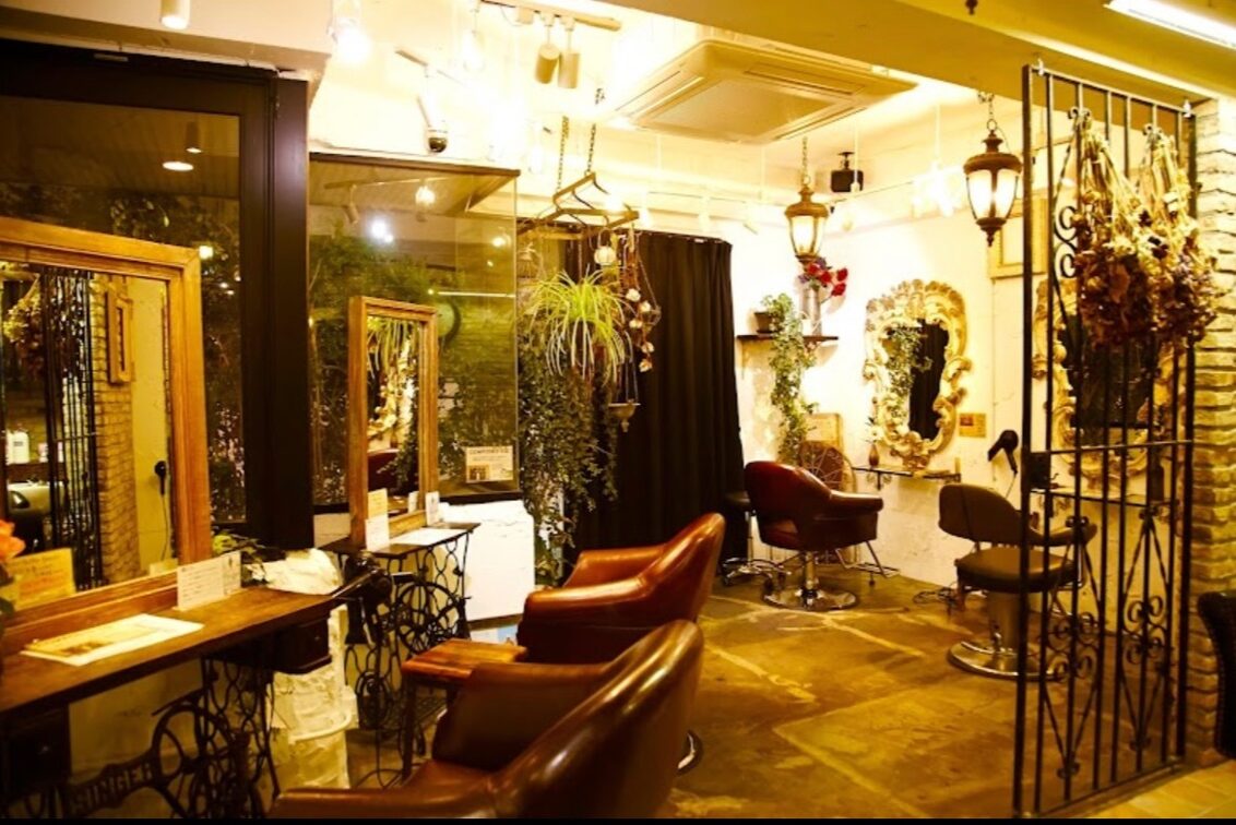 株式会社　ＩＬＬＵＭＩＮＡＴＩＯＮ（Lumieヘアサロン）