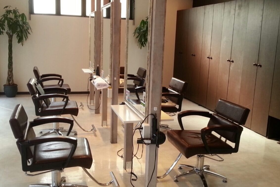 株式会社　アンジュール