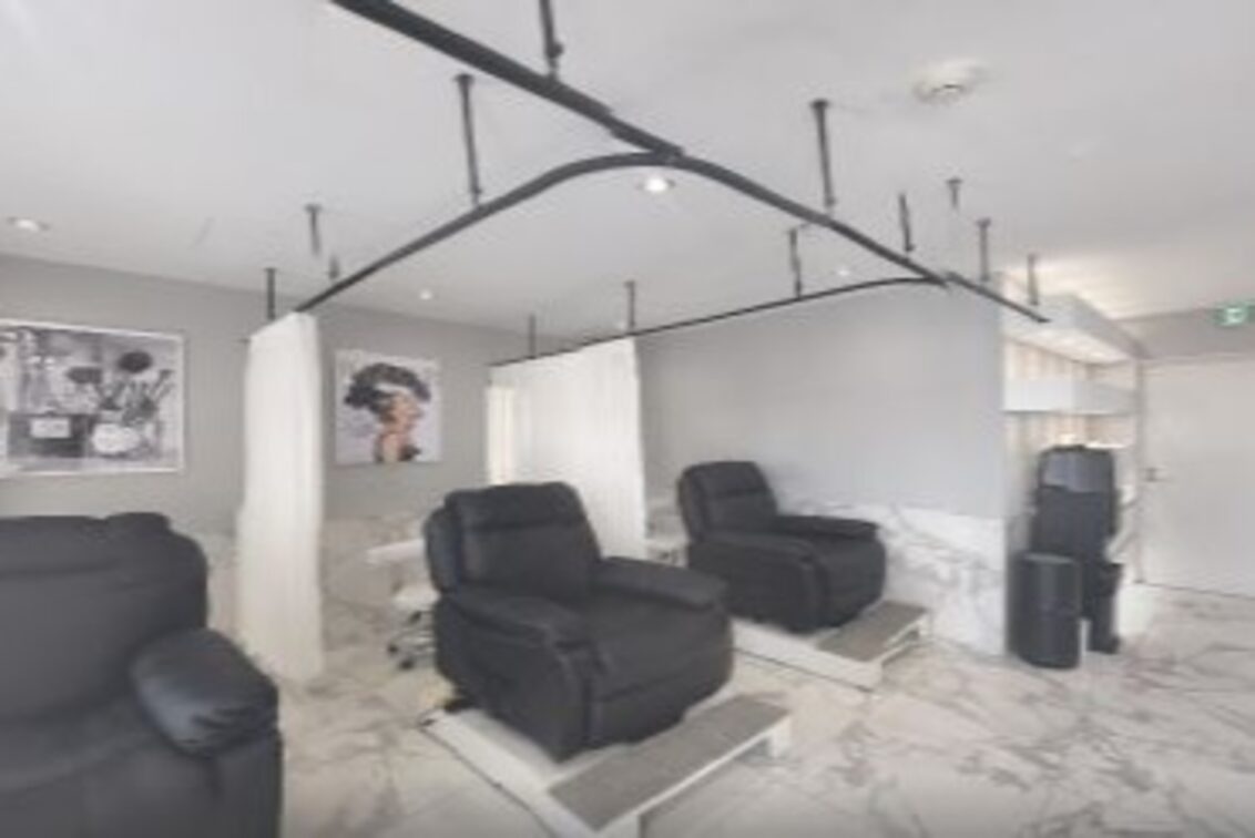 エスワントラスト 株式会社(EYELASHS&NAIL DELICAT)