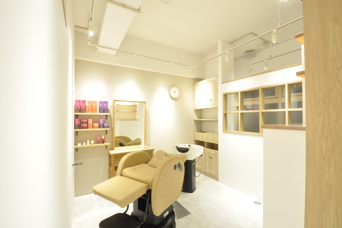 株式会社　ＲＯＯＭ　ｂｙ　Ｌｉｎｋ（Emma Hair atelier）