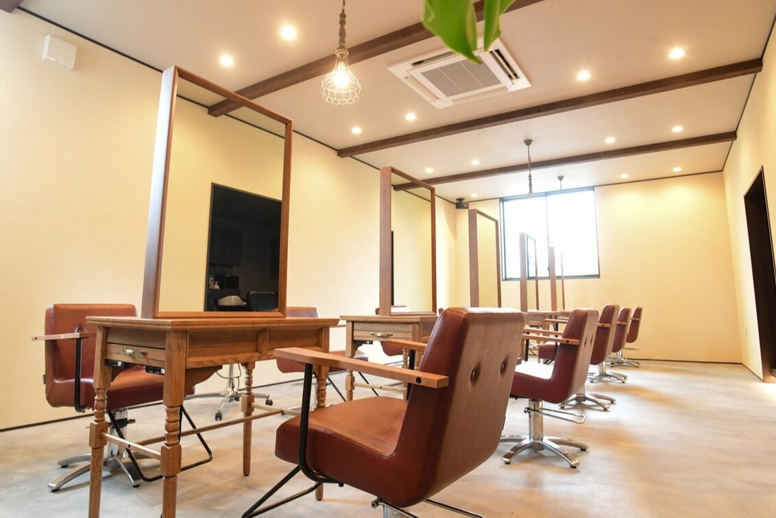 株式会社　ＯＵＶＲＩＲ・ＫＣＯＭ