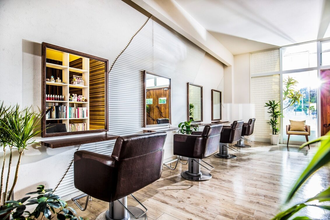 Ｈａｉｒ　Ｒｅｓｏｒｔ　ＬＡＵＬＥＡ（r.a.f seaside salon 【ラフ シーサイドサロン】）