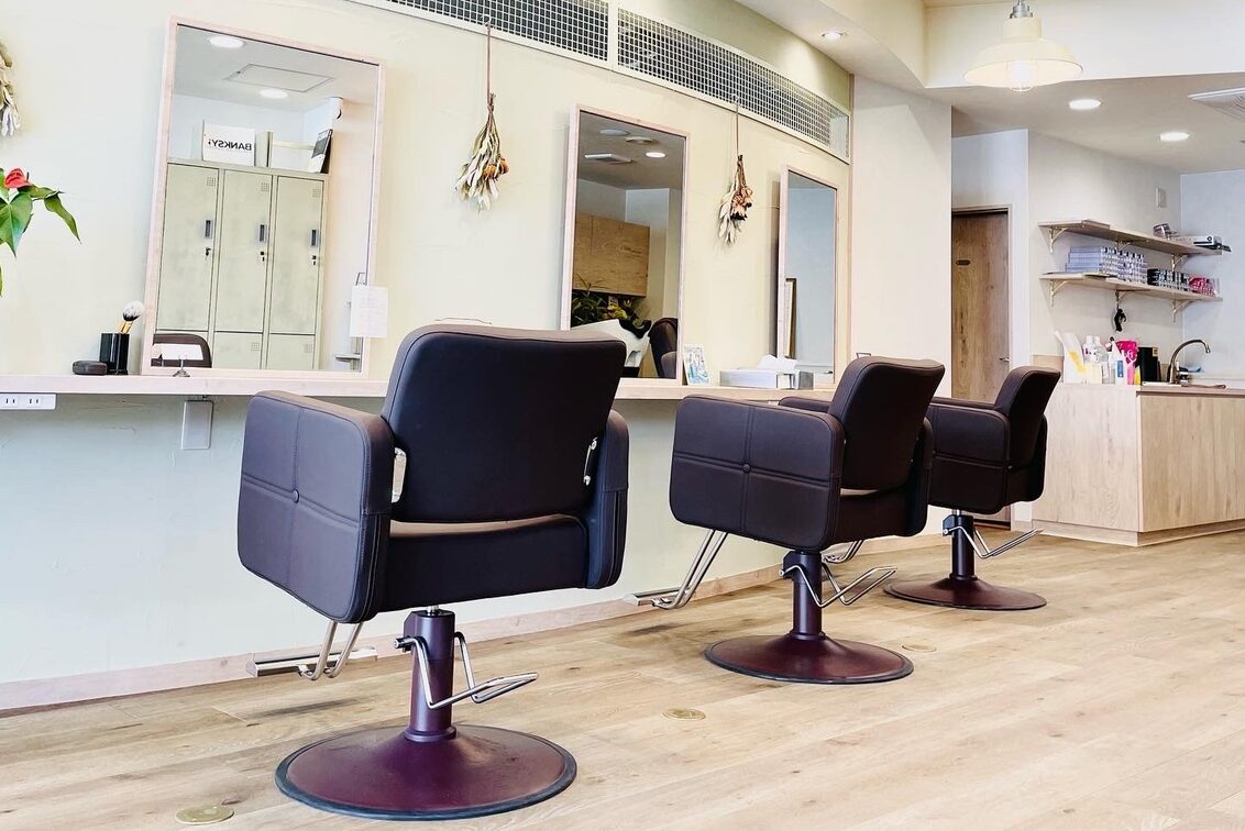 ＥＵＲＥＫＡ　ｂｙ　ＡＩｎｏａ（髪質改善ヘアエステサロン　EUREKA by AInoa）