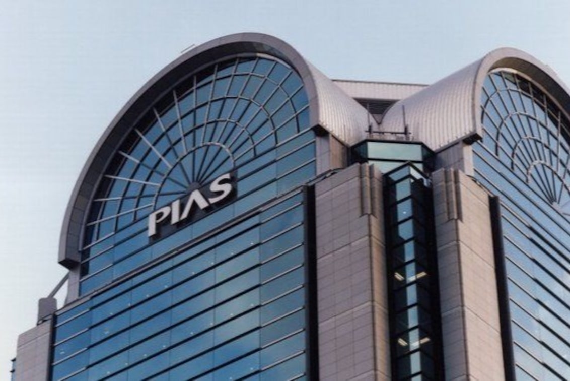 ピアス 株式会社(フィニ)