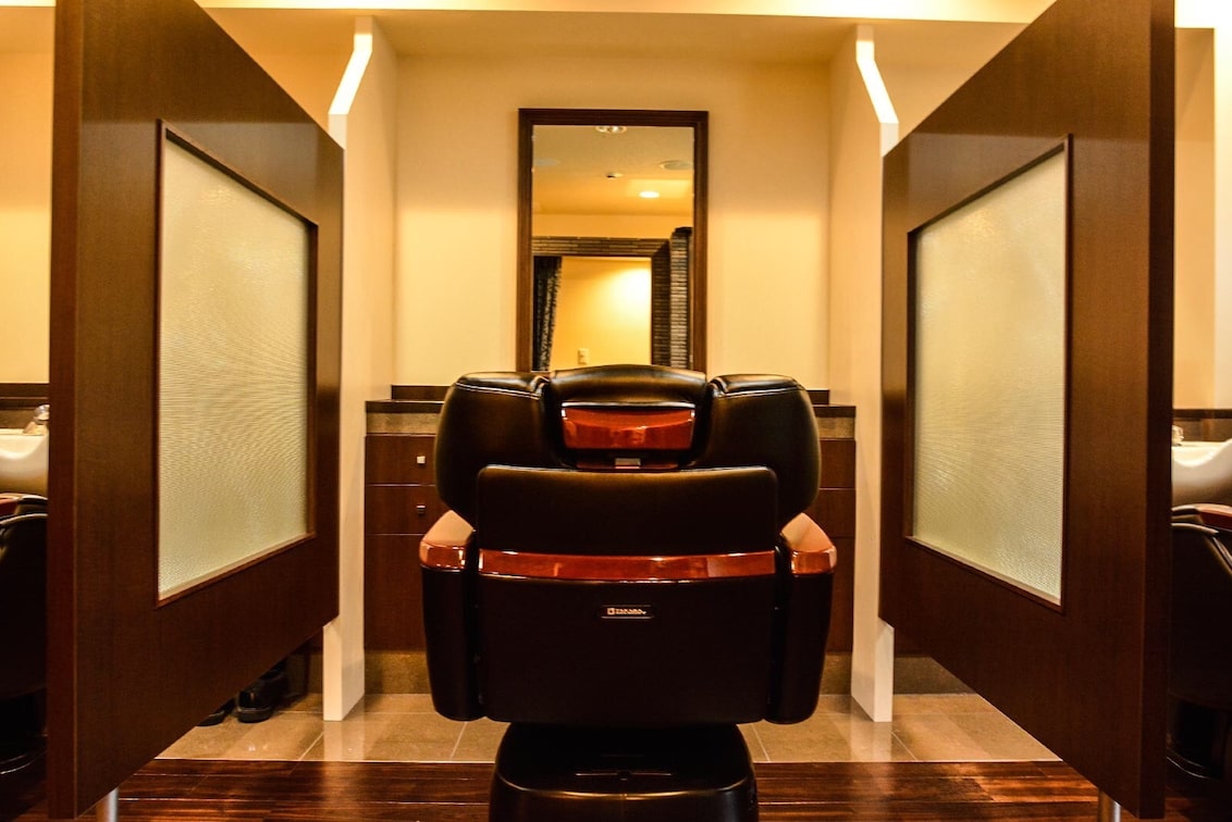 株式会社 TAKES(barbier GRAND GINZA)