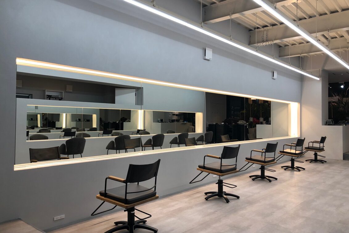 株式会社　ＷＵＶＨＡＩＲ（WUVHAIR （ワヴヘアー））