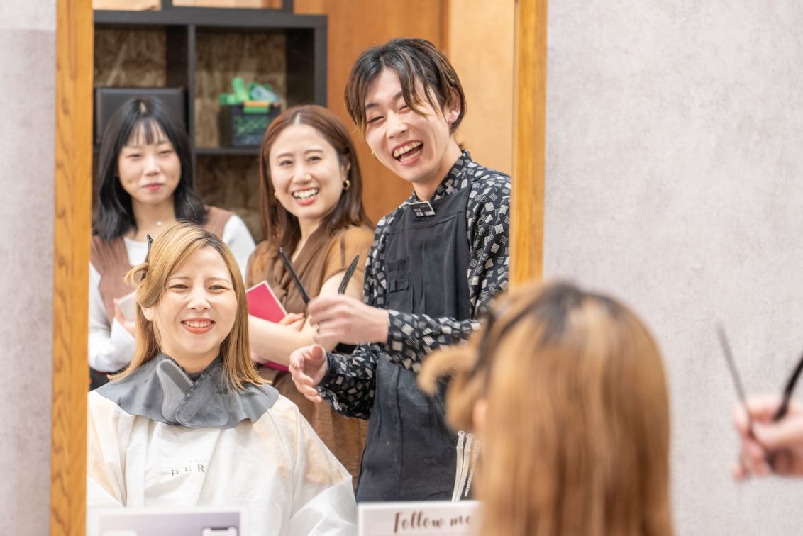 株式会社 revolution(hairs BERRY)