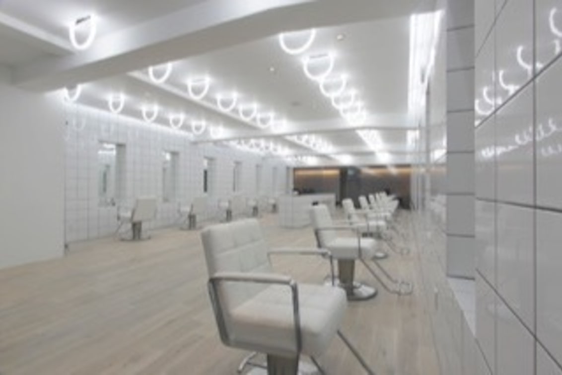 株式会社 スノッブ(SNOB emoi 府中店【スノッブ エモア】)