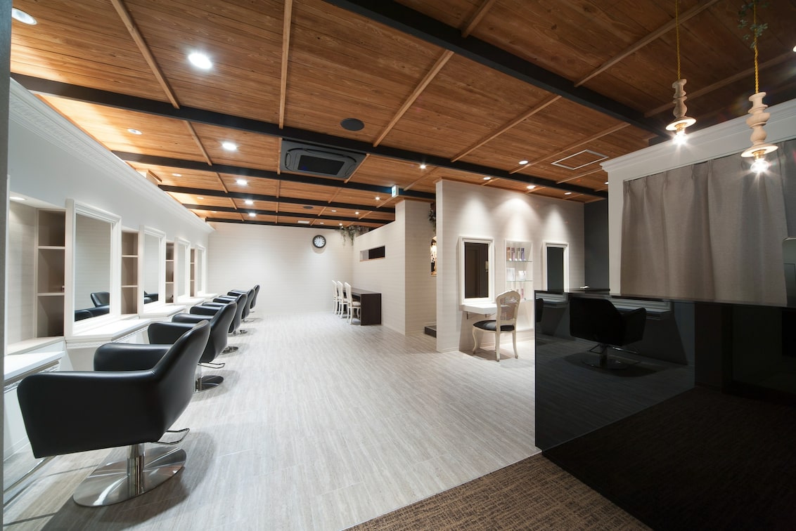 株式会社 華の館 絽謳坐