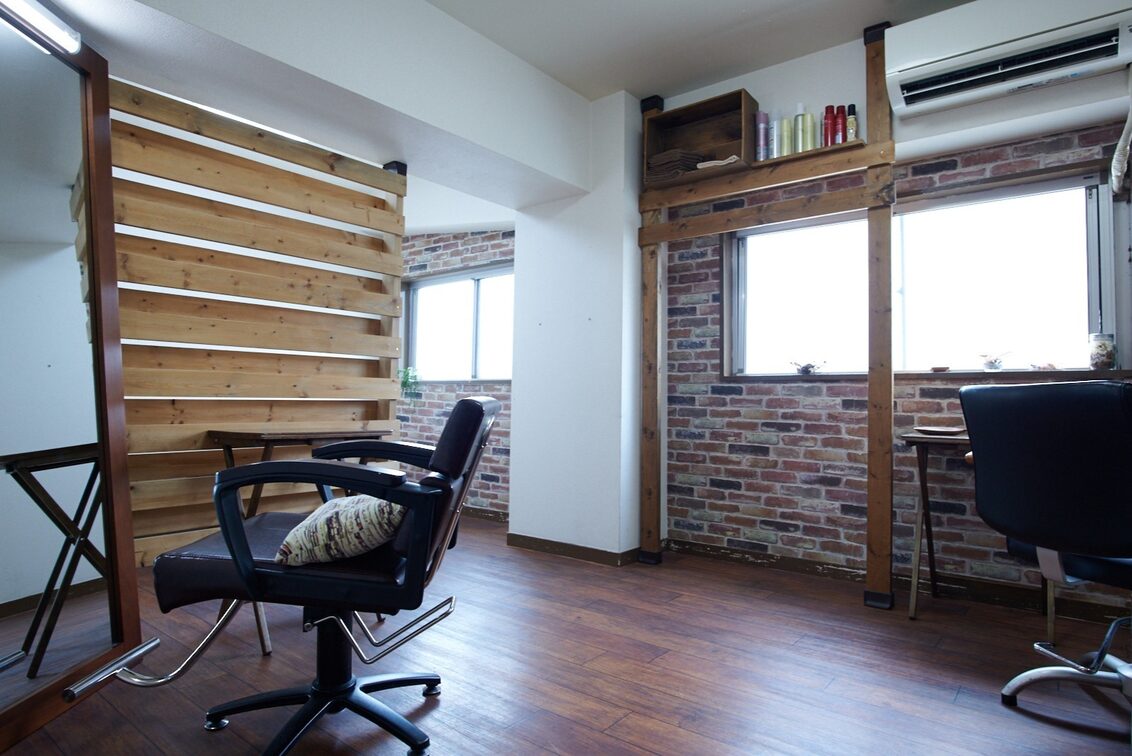 株式会社　ＯＶＡＬ（Anmut　eyelash&beauty）