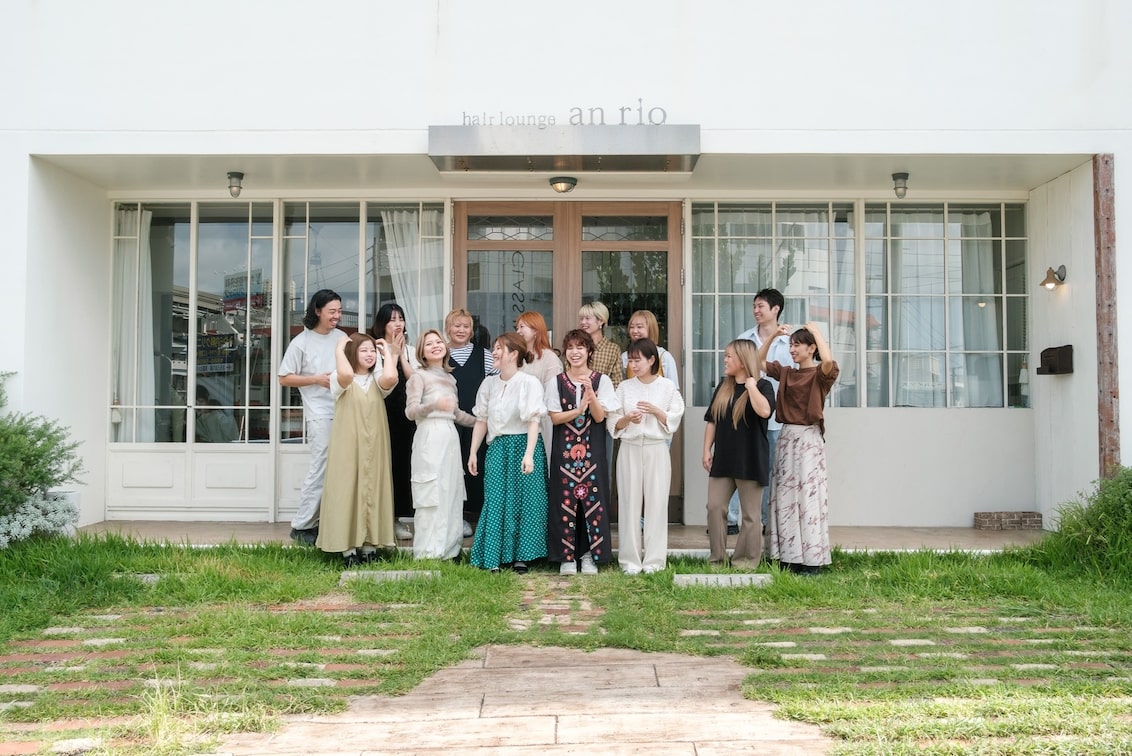 株式会社 Lluvia(hair lounge anrio)