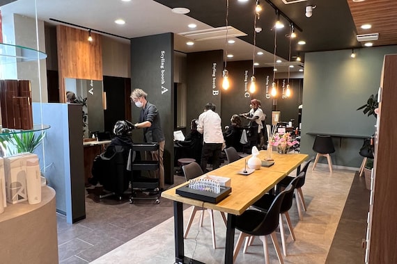 ザラフターザブリーチ 黒崎桃園店(the laughter/The bleach)