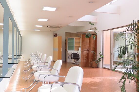 クロエ バイ ラヴィズム 小針店(CLOE by LUVISM)