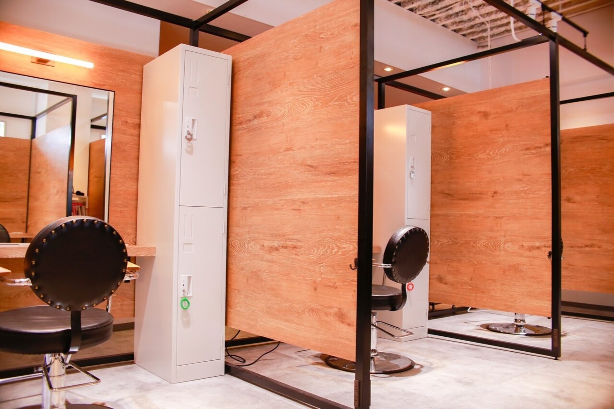 ラックスビーギャラリー なんば駅前店(LUXBE GALLERY)2