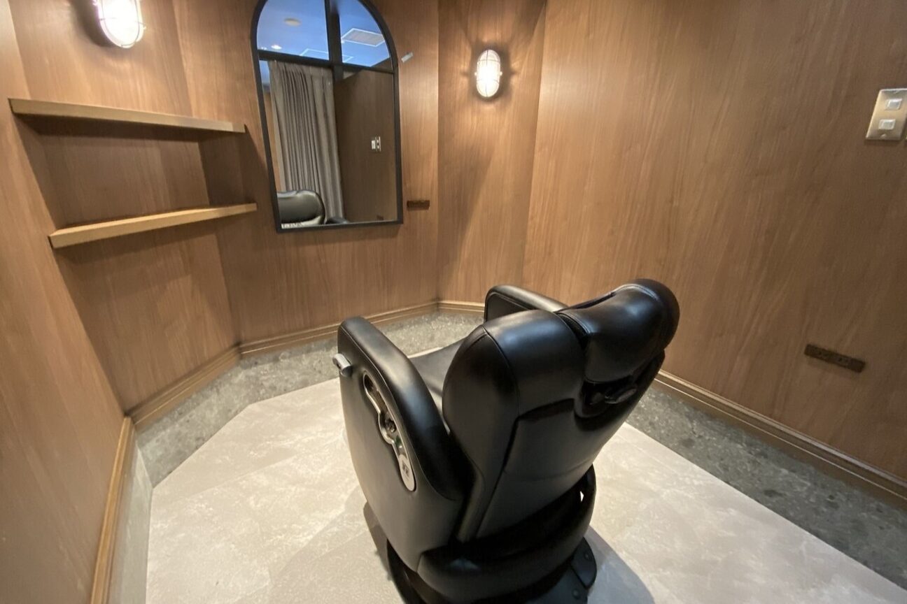 ラックスビー プレミアム 大阪駅前第3ビル店(LUXBE PREMIUM)4