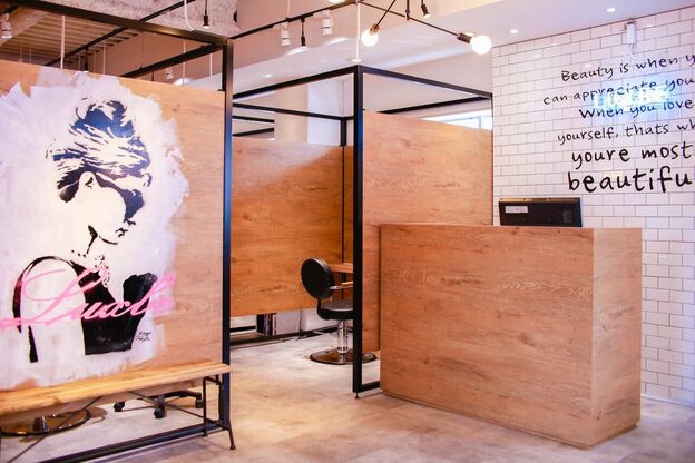 ラックスビーギャラリー なんば駅前店(LUXBE GALLERY)1