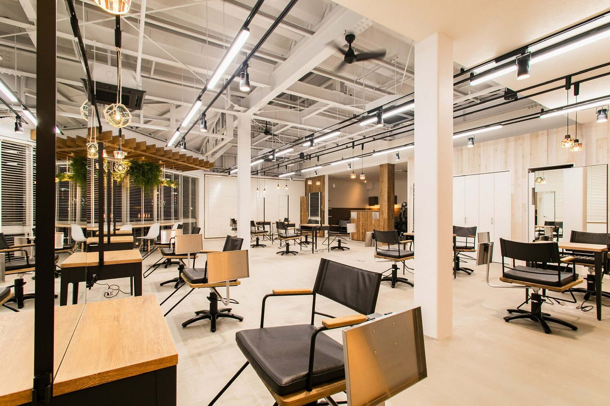 グランデュール 東静岡池田店(GRANDEUR)4