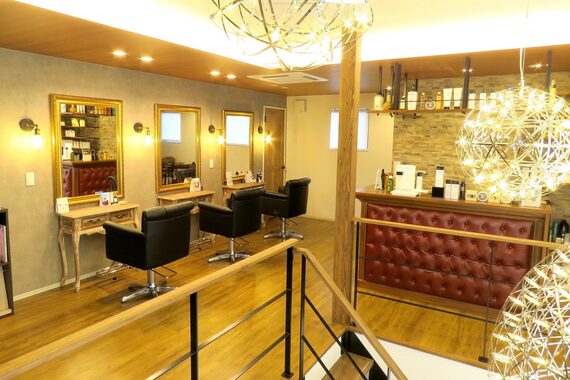 ヘアーアンドビューティ カリテス(Hair & Beauty Charites)