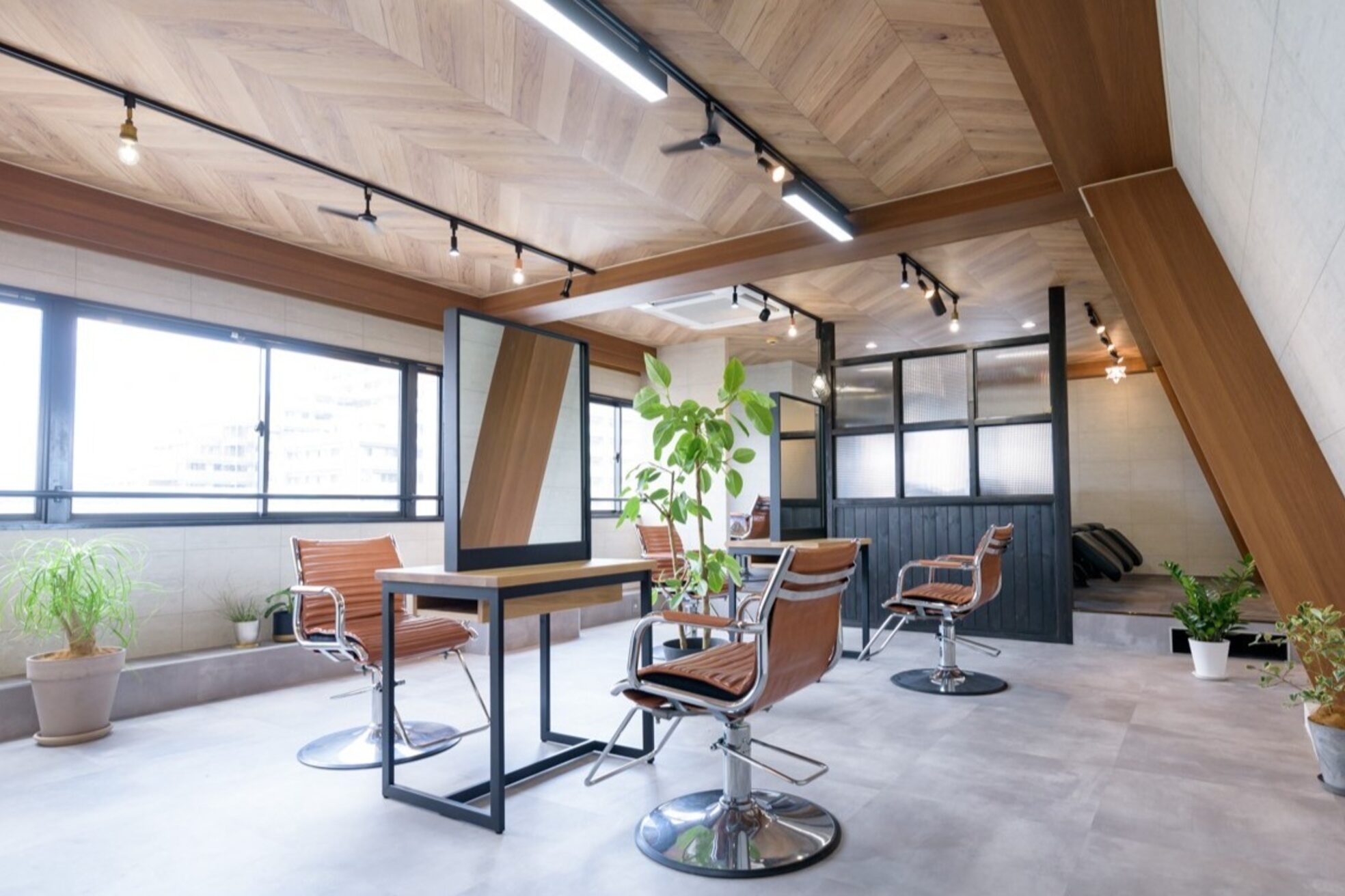 ローカス 花小金井北口店(LOCUS)1