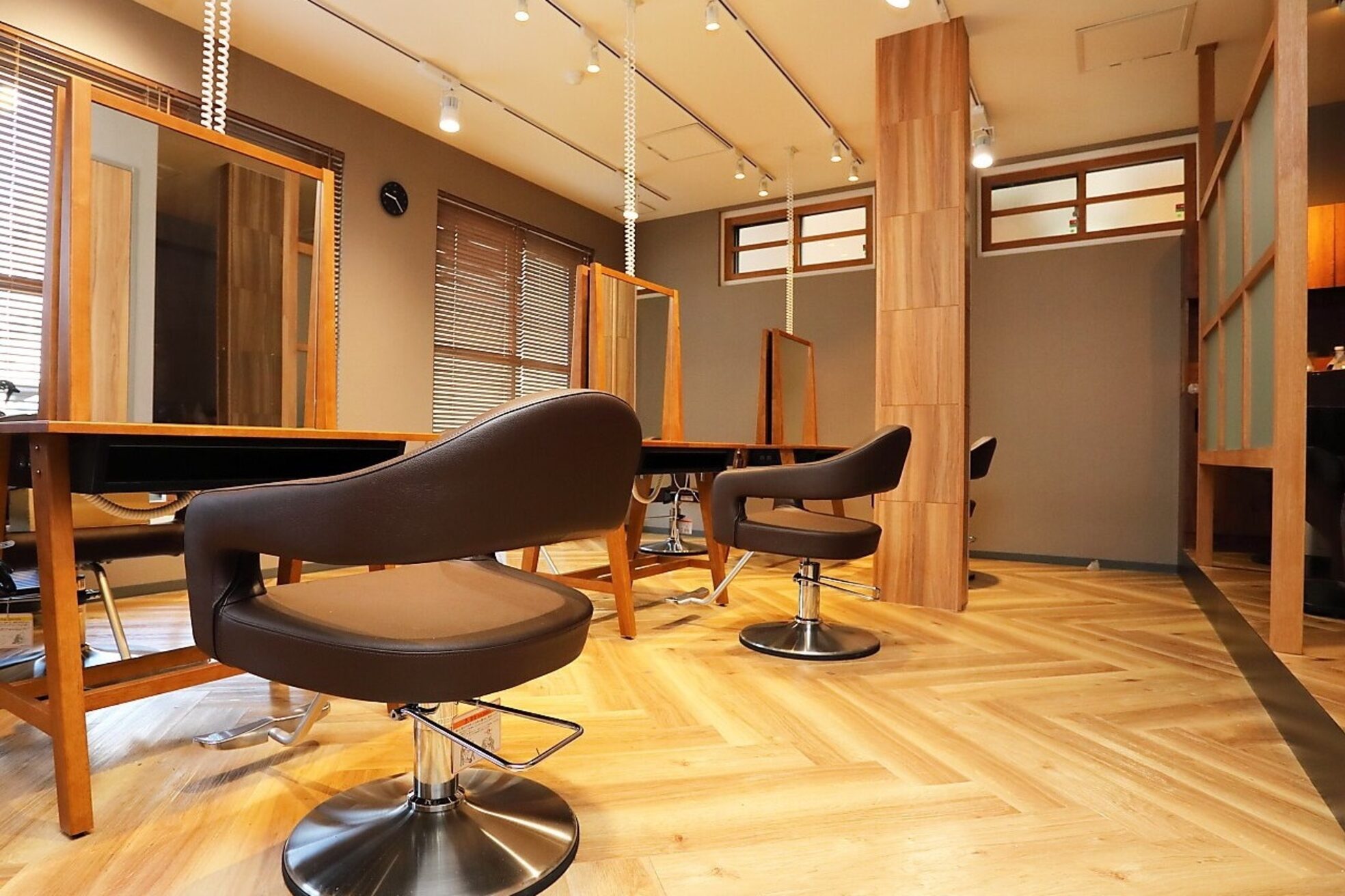 レイ 守谷店(Ray)1