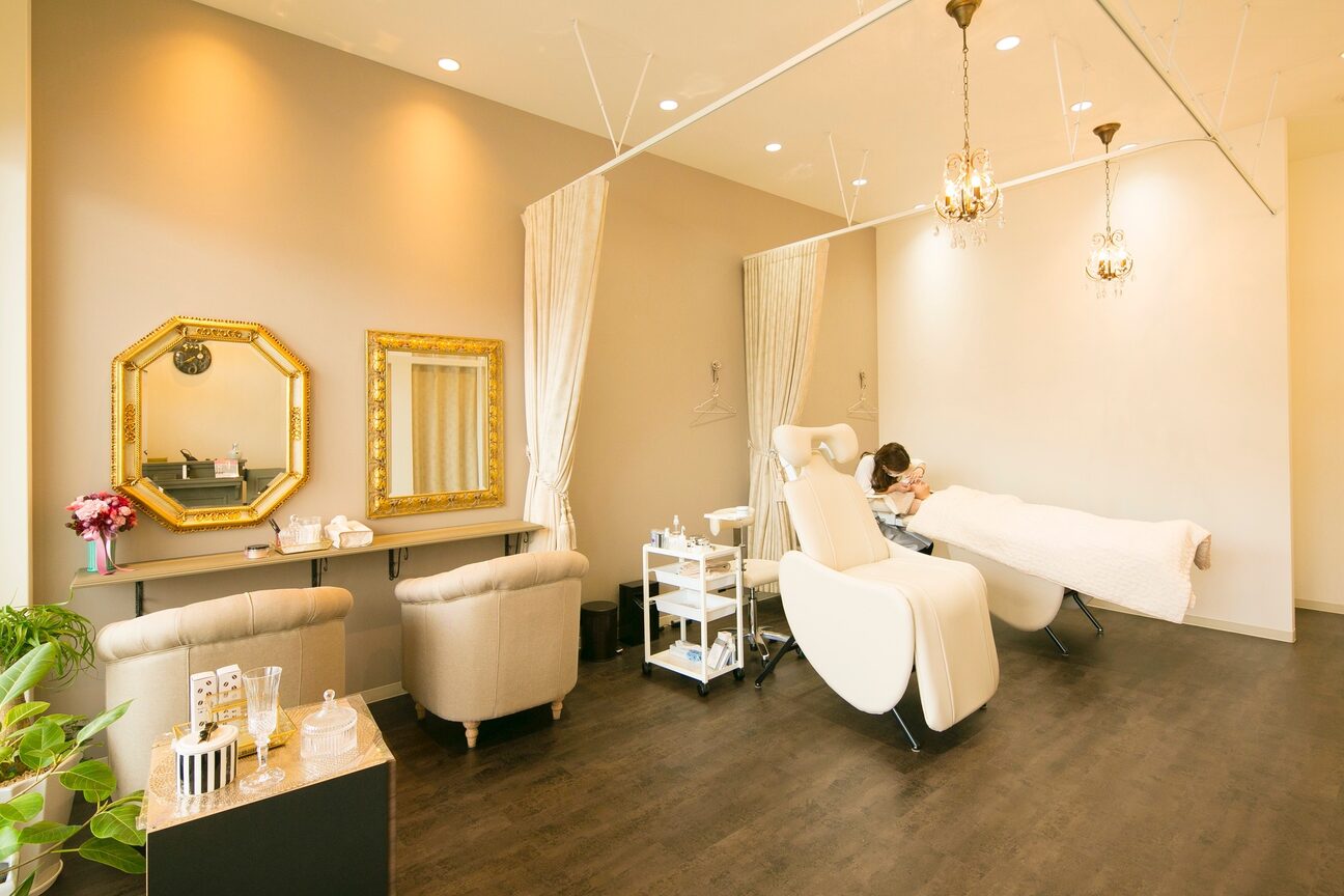 まつげパーマ・まつエク・フレアプレミアムラッシュ（株式会社　Ｆｌａｒｅ）画像1