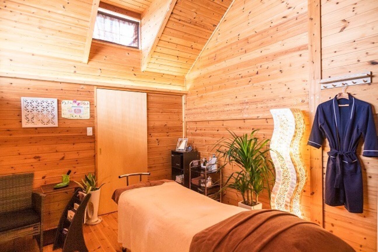 深部リンパマッサージ・脳頭術ヘッドスパ・温熱痩身LucentSpaルーセントスパ（株式会社　ＭＪＬａｂ）画像1