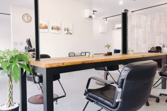 エイコーンズ ヘアー サロン(ACORNS Hair Salon)