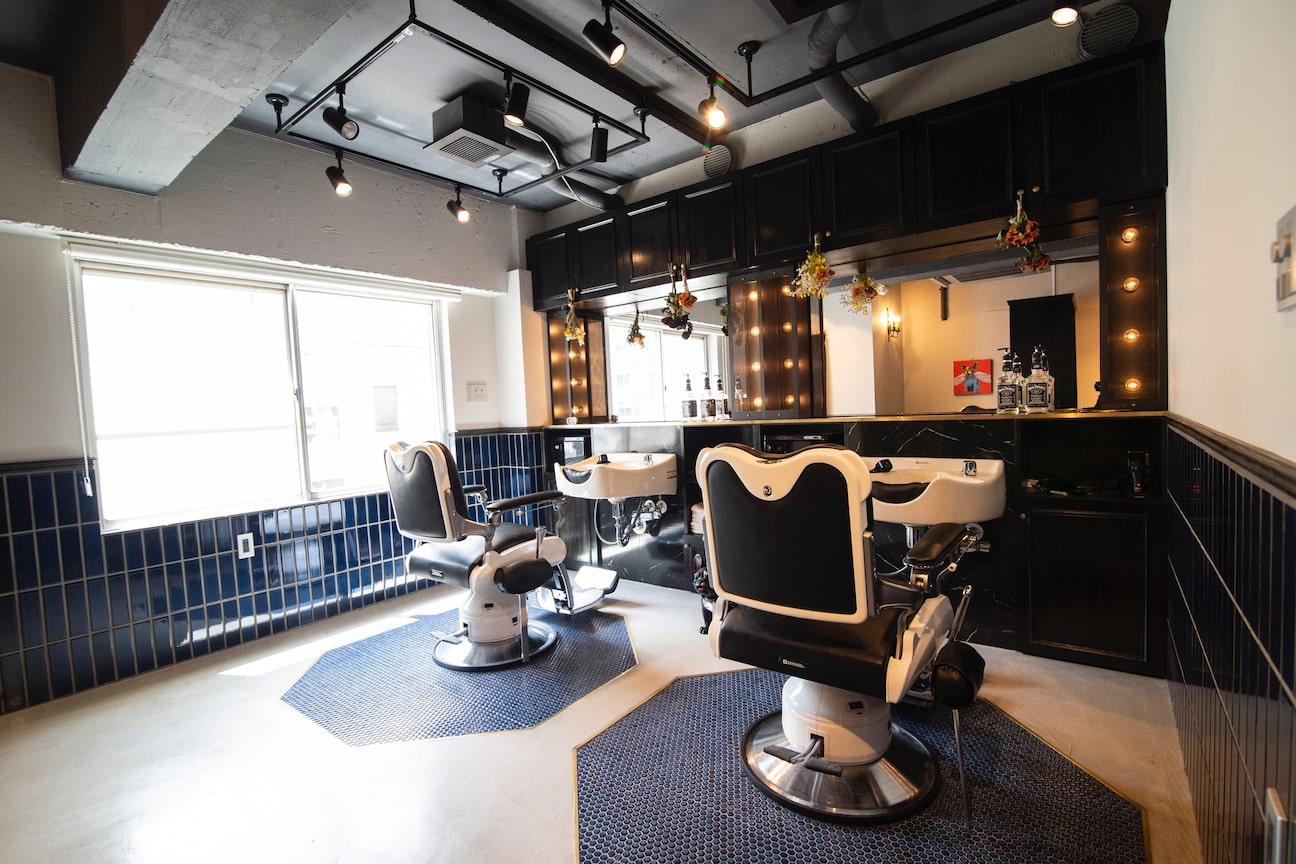 2H barber shop 新宿理容室画像1