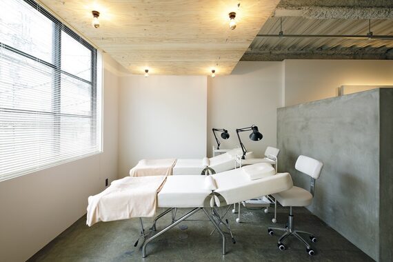 シーアイラッシュ アンド スパ(SHE.)