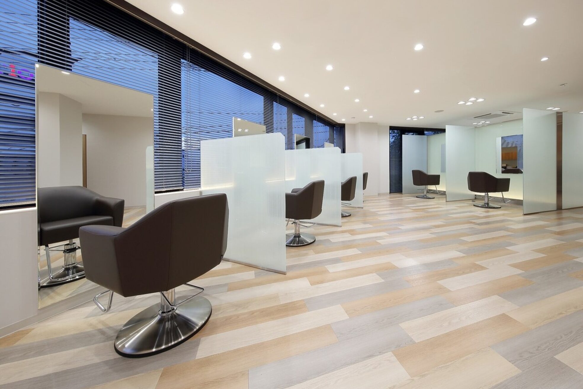 ファースト 泉中央店(first)2