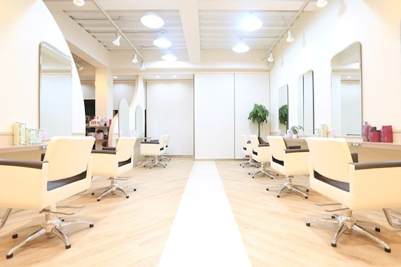 美容室 ヴィヴァーチェ 川間南口店(vivace)