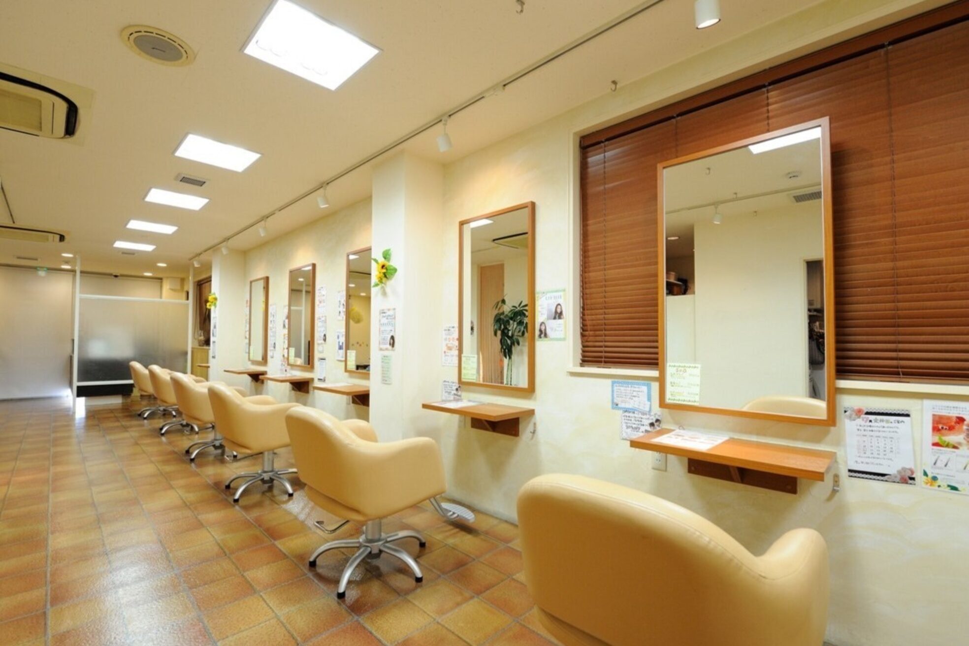 美容室 ヴィヴァーチェ 川間北口店(vivace)3