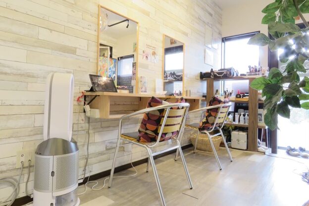 ヘアーアンドメイク ベニーレ(Hair&Make Venire)1