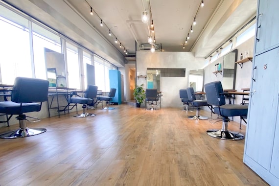 オーストヘアー リュウール(Aust hair Lueur)