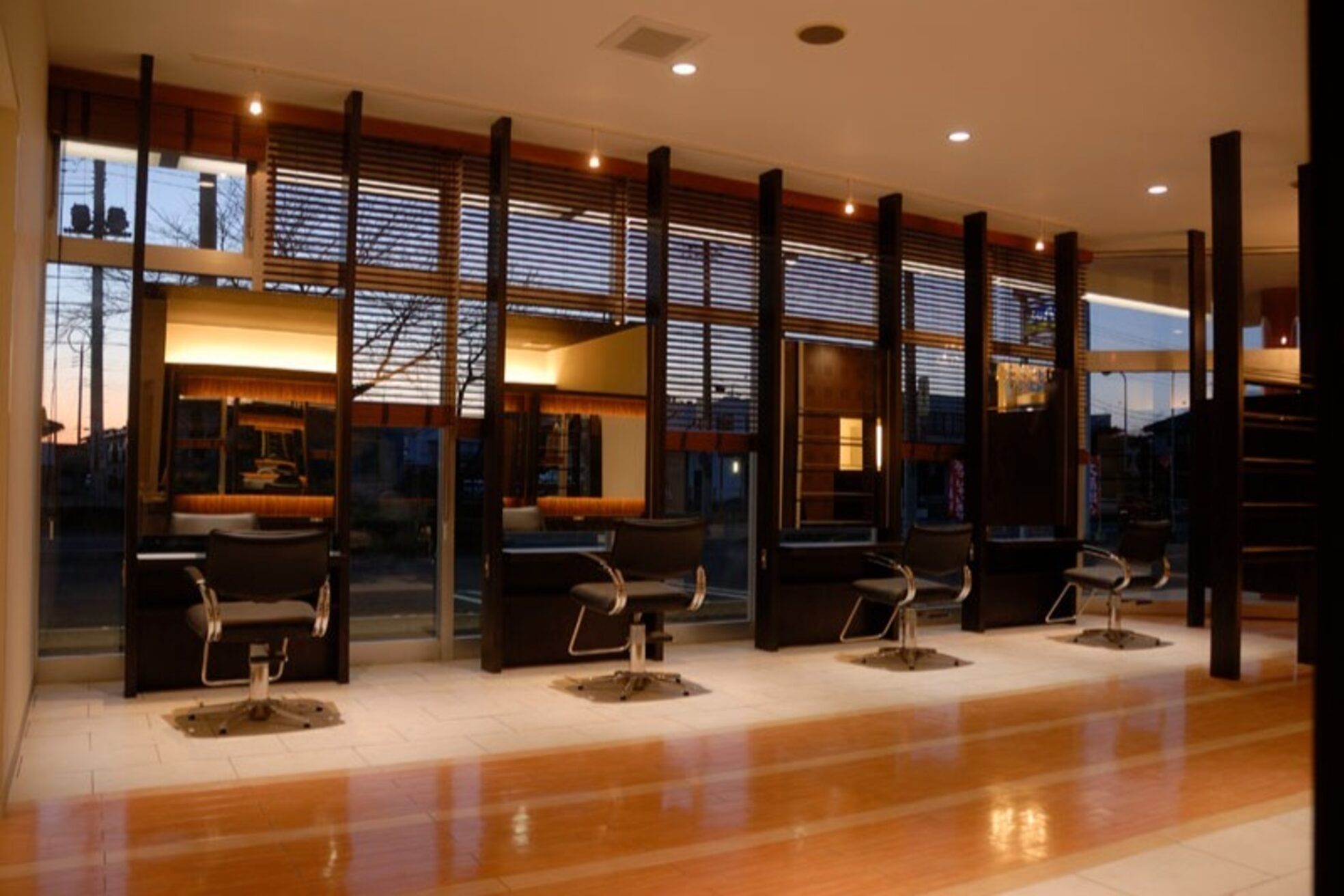 エミューヘアデザイン 下館店1