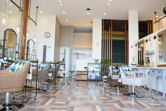 エミューヘアー デザイン ゆいの杜店(emu hair design)