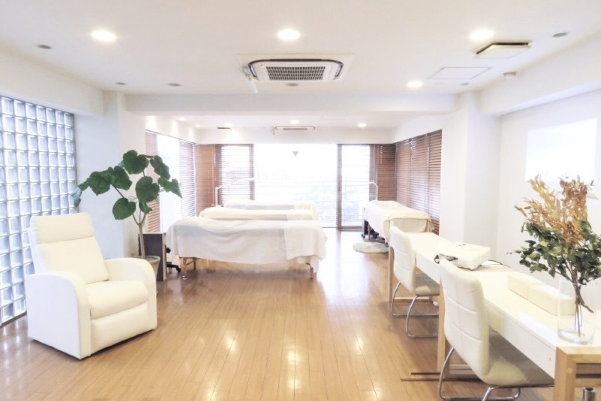 ネプチューン ネイルアンドアイラッシュ 二子玉川店(NEPTUNE)1