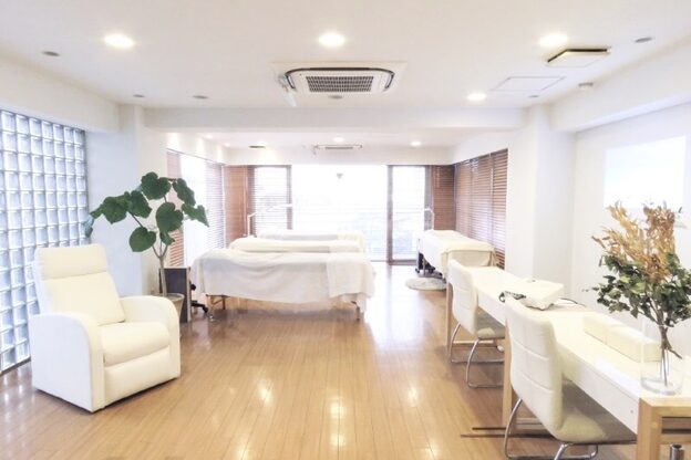 ネプチューン ネイルアンドアイラッシュ 二子玉川店(NEPTUNE)1