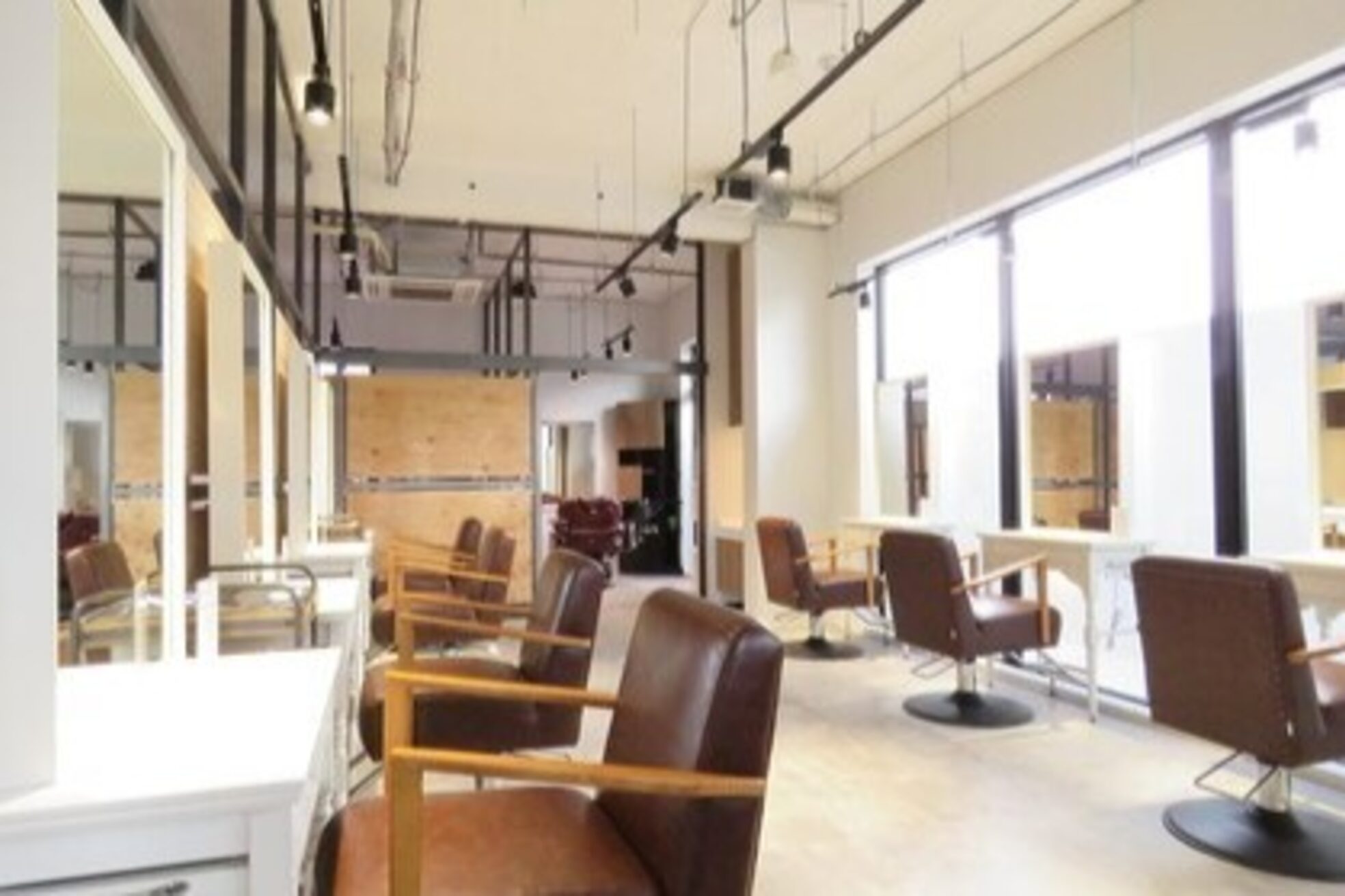 ヘアースペース クラージュ 西町店(HAIR SPACE COURAGE)1