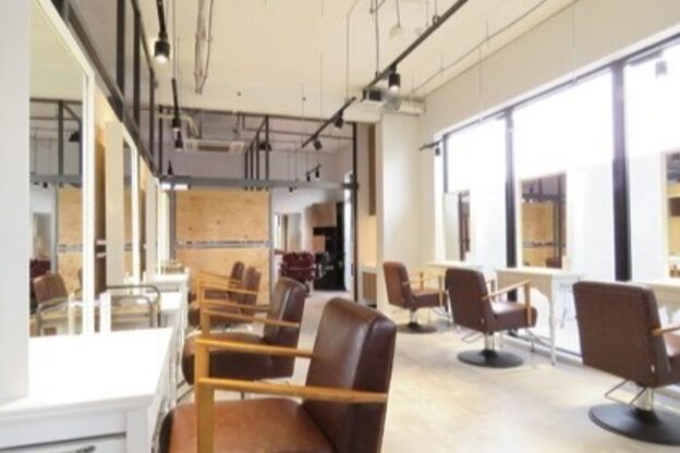 ヘアースペース クラージュ 西町店(HAIR SPACE COURAGE)1