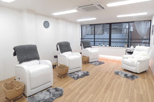 クレセント 新宿御苑前店(Crescent)2