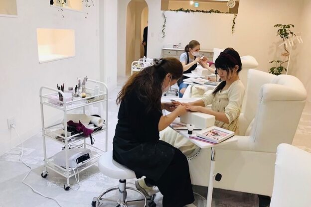 ネイルサロン ハナアオヤマ 梅田店(Nail Salon Hana Aoyama)1