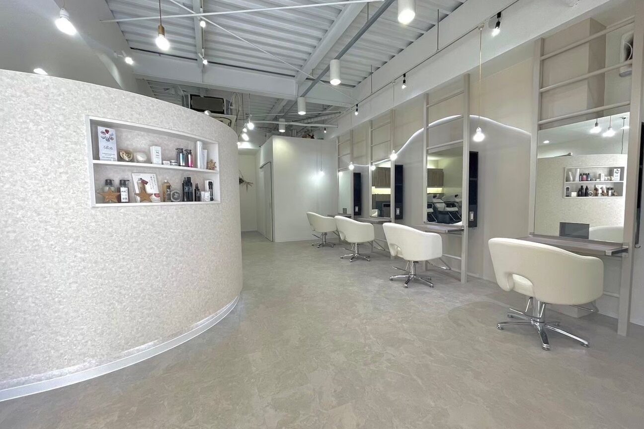 ウル茨木　・ヘアー（Ｔｈｒｅｅ－Ｃ　株式会社）画像1