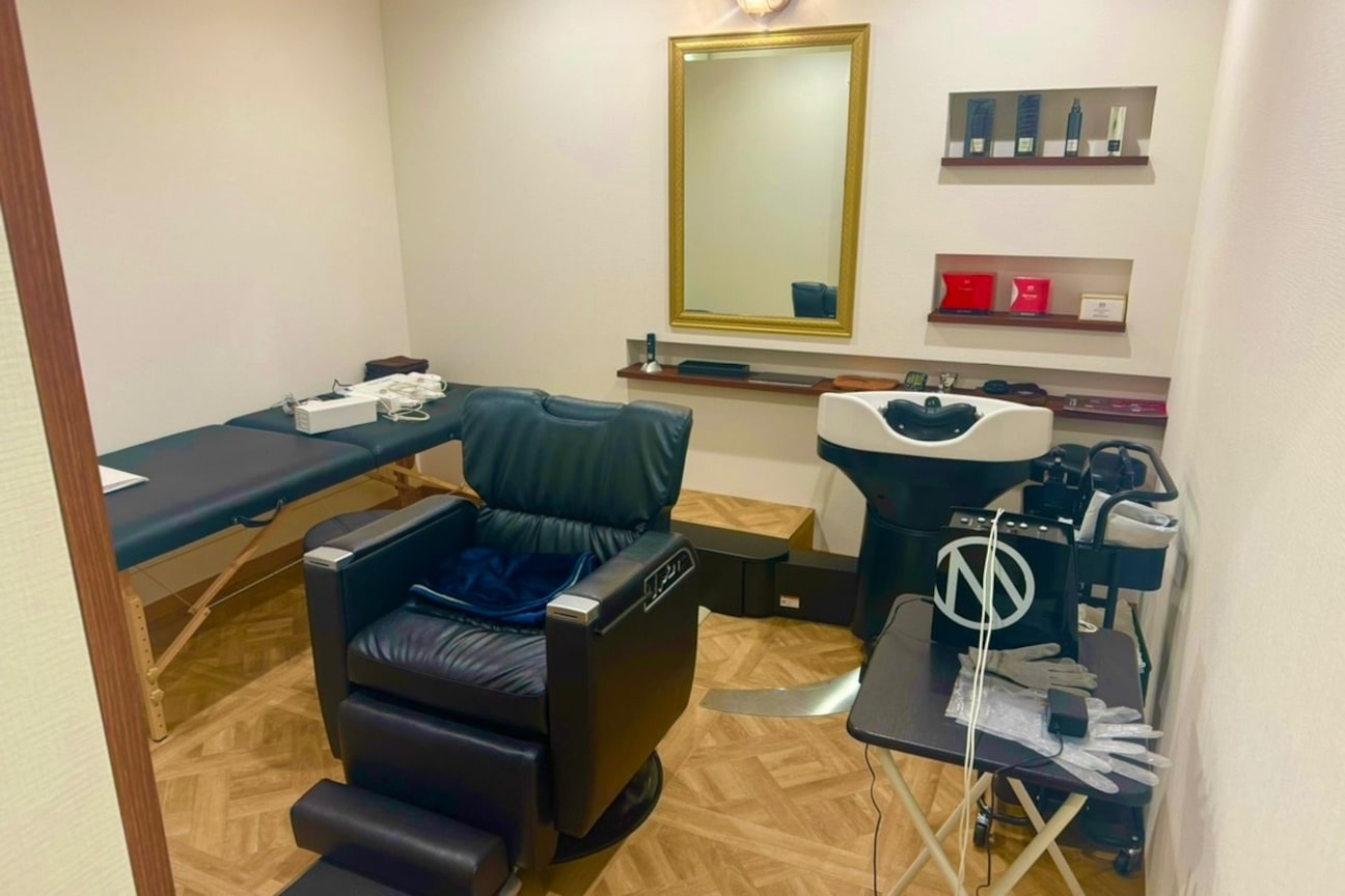 CUT CLUB ROYAL VOX (カットクラブロイヤルヴォックス)(合同会社アップセッター)画像1