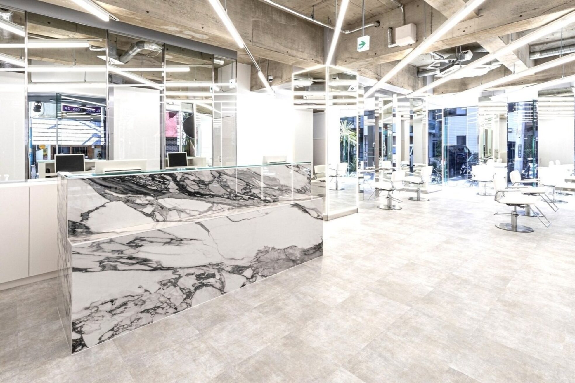 エヌーク バイ ブラウン(enurk by Brown)1