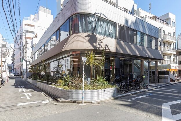 エヌーク バイ ブラウン(enurk by Brown)2